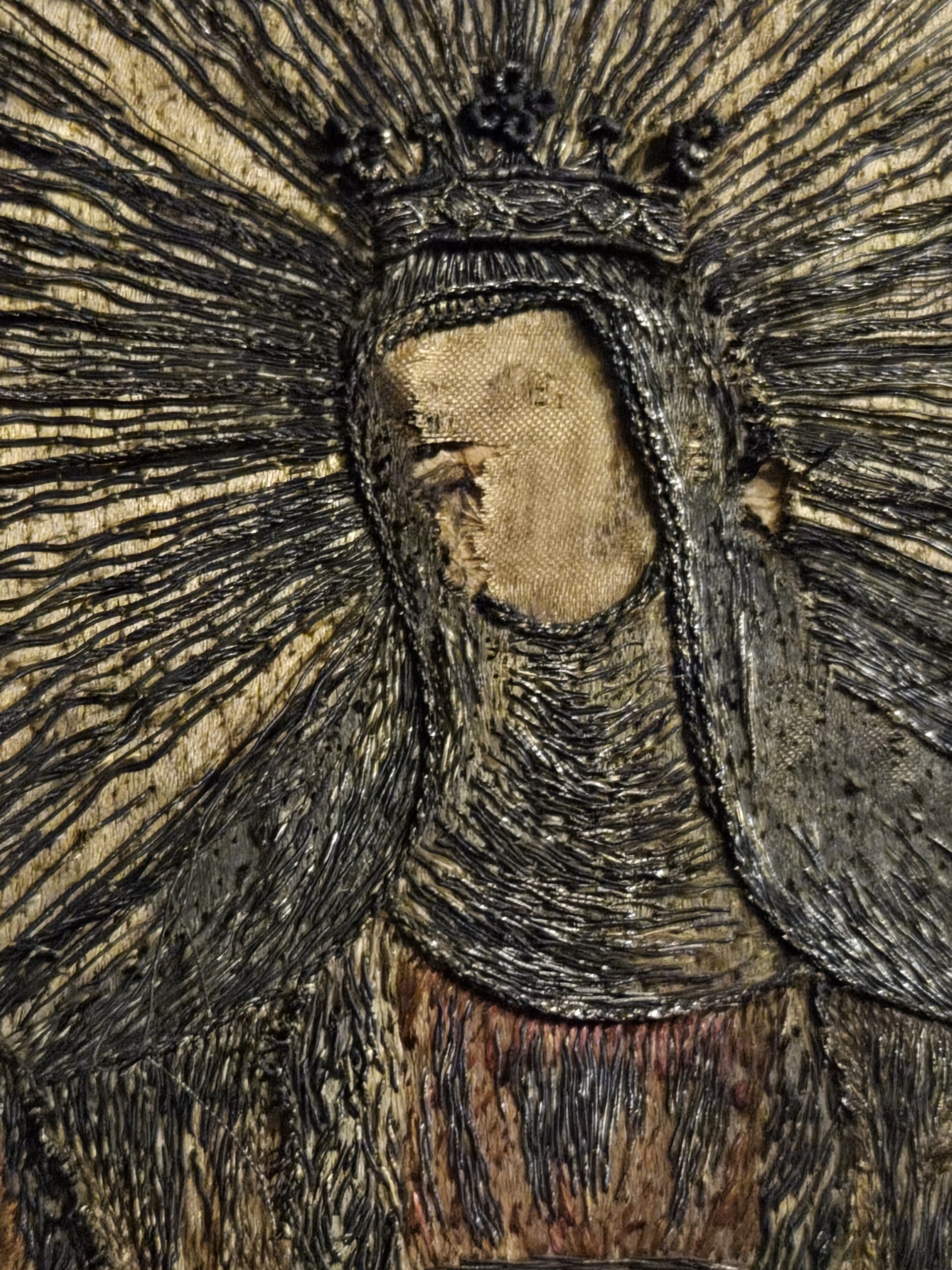 Afrohaare aus orangen Blüten